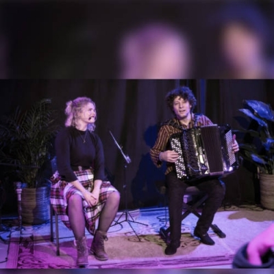 Future Citizens, Violeta Verhaal